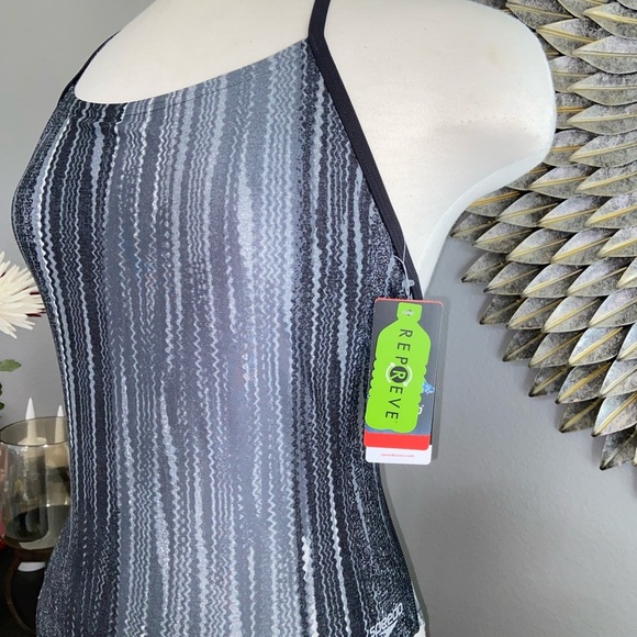 Speedo women’s swimsuit - Picture 3 of 10
